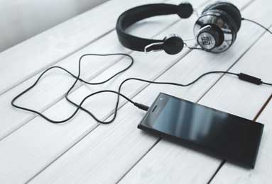 开云app下载-季后赛首战告捷！香港金牛社媒发布解指导赛后表现点评